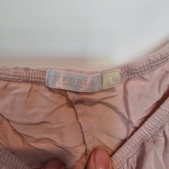 Euforia Gaia Open-Cut Shorts - Picture 3 of 3